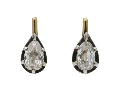 Jewellery item in modal