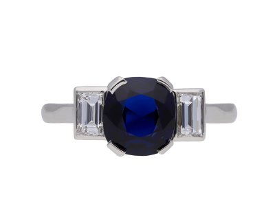 Jewellery item in modal