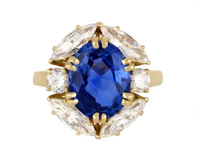 Jewellery item in modal