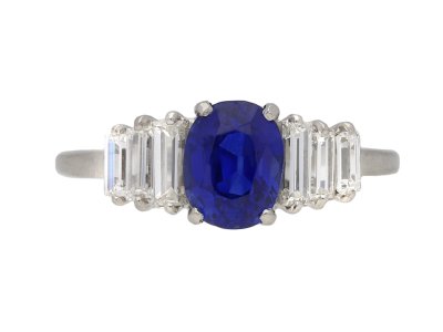 Jewellery item in modal