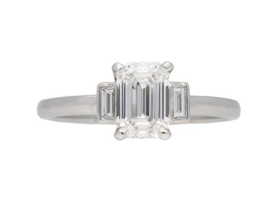 Jewellery item in modal