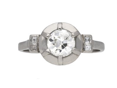 Jewellery item in modal