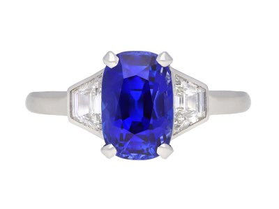 Jewellery item in modal
