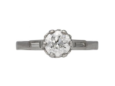 Jewellery item in modal