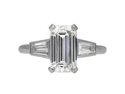 Jewellery item in modal