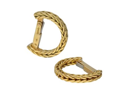 Jewellery item in modal