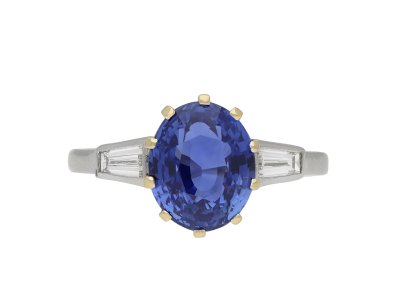 Jewellery item in modal