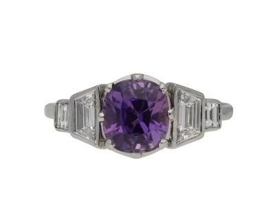 Jewellery item in modal