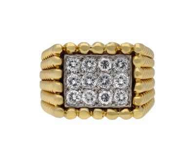 Jewellery item in modal