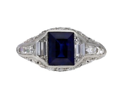 Jewellery item in modal