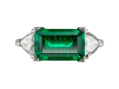Jewellery item in modal