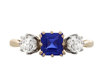 Jewellery item in modal