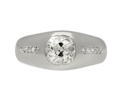 Jewellery item in modal