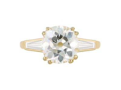 Jewellery item in modal