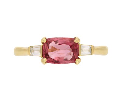 Jewellery item in modal