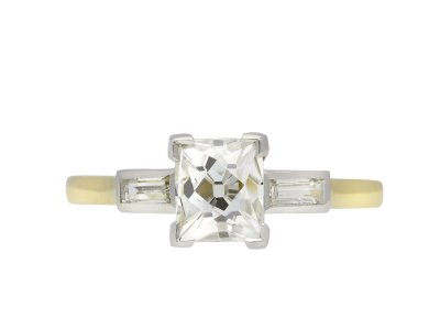 Jewellery item in modal