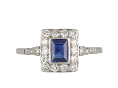 Jewellery item in modal
