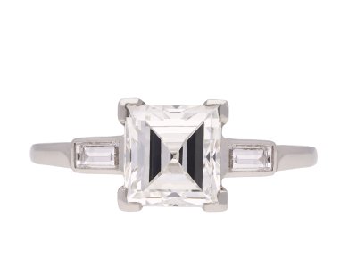 Jewellery item in modal