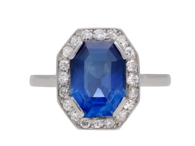 Jewellery item in modal