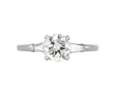 Jewellery item in modal