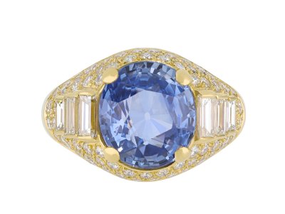 Jewellery item in modal