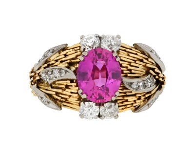 Jewellery item in modal