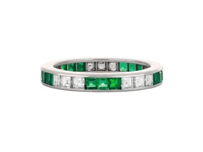 Jewellery item in modal