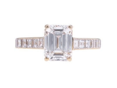 Jewellery item in modal