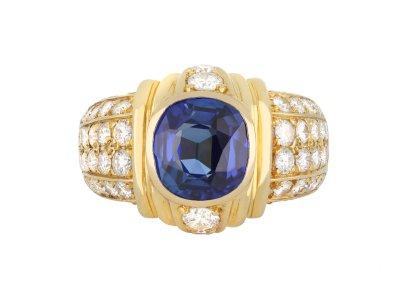 Jewellery item in modal