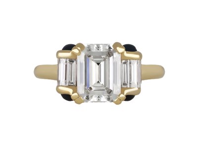 Jewellery item in modal