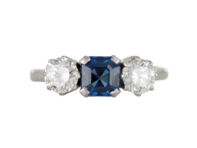 Jewellery item in modal
