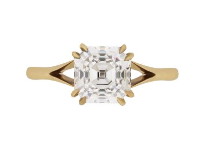 Jewellery item in modal