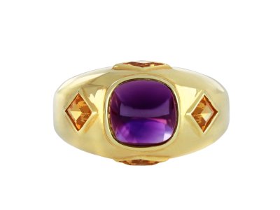 Jewellery item in modal