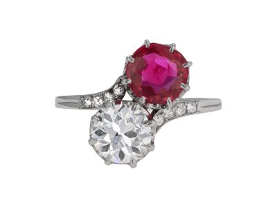 Jewellery item in modal
