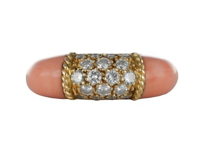 Jewellery item in modal