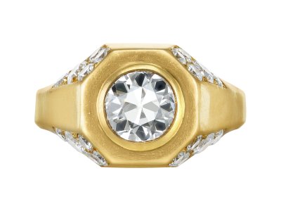 Jewellery item in modal