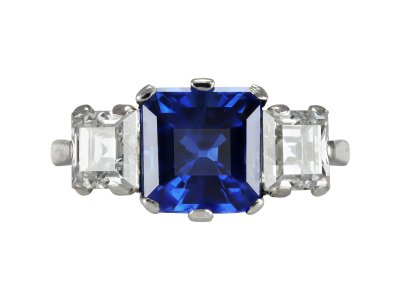 Jewellery item in modal