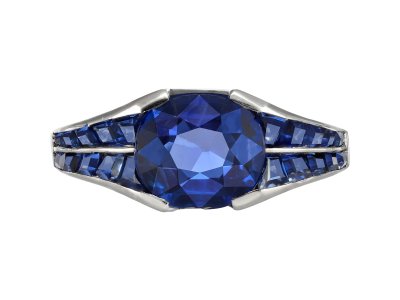 Jewellery item in modal