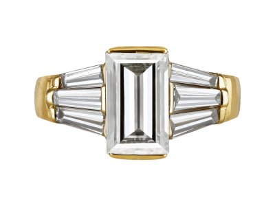 Jewellery item in modal