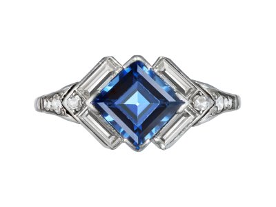Jewellery item in modal
