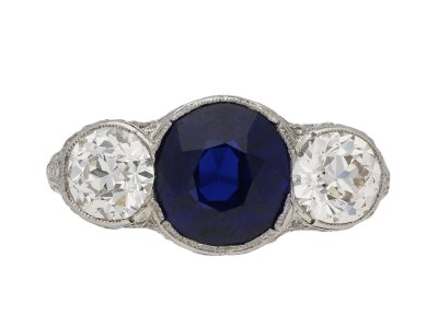 Jewellery item in modal