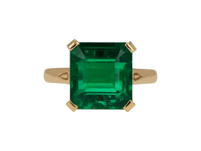 Jewellery item in modal