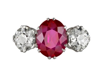 Jewellery item in modal