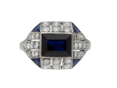 Jewellery item in modal