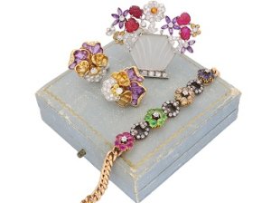 Buy her flowers! The perfect Spring proposal or gift. 