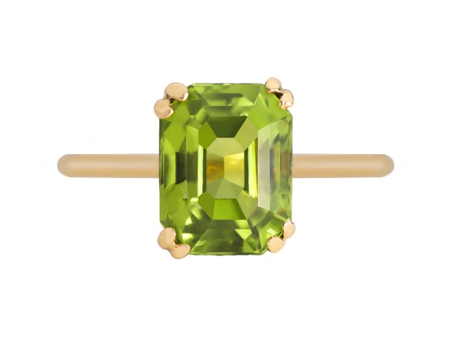 Peridot solitaire ring, circa 1940s. 