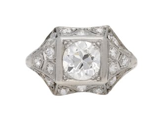 Art Deco diamond cluster ring, circa 1925.