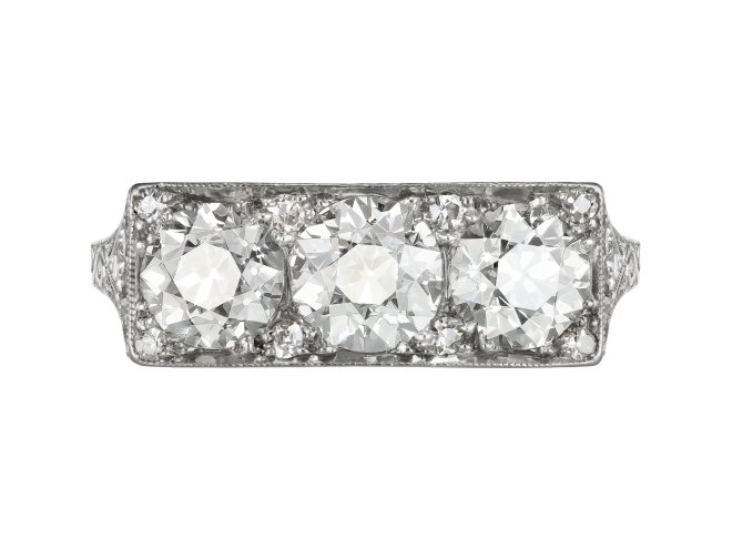 Art Deco three stone diamond ring, circa 1920.