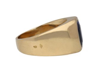 Vintage sapphire solitaire dress ring, French, circa 1970.