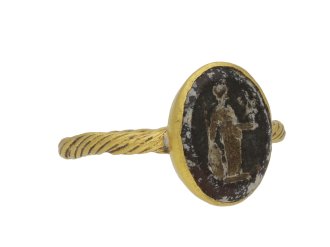 Roman gold ring with minerva intaglio berganza hatton garden